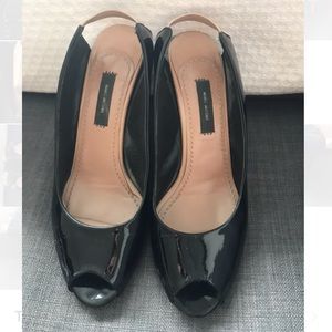 Marc Jacobs patent leather peep toe pumps